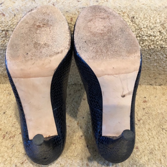 Stuart Weitzman Snakeskin Pumps - Picture 6 of 9